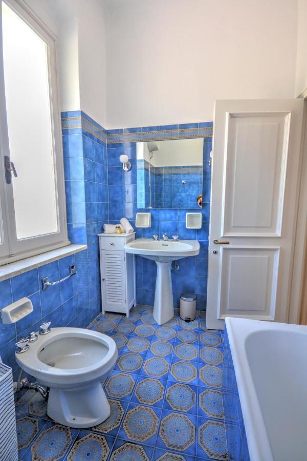 Villa Riviera Rapallo - 5 Min Walking From Beach ภายนอก รูปภาพ